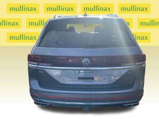 Used 2024 Volkswagen Atlas SEL Premium R-Line image 31