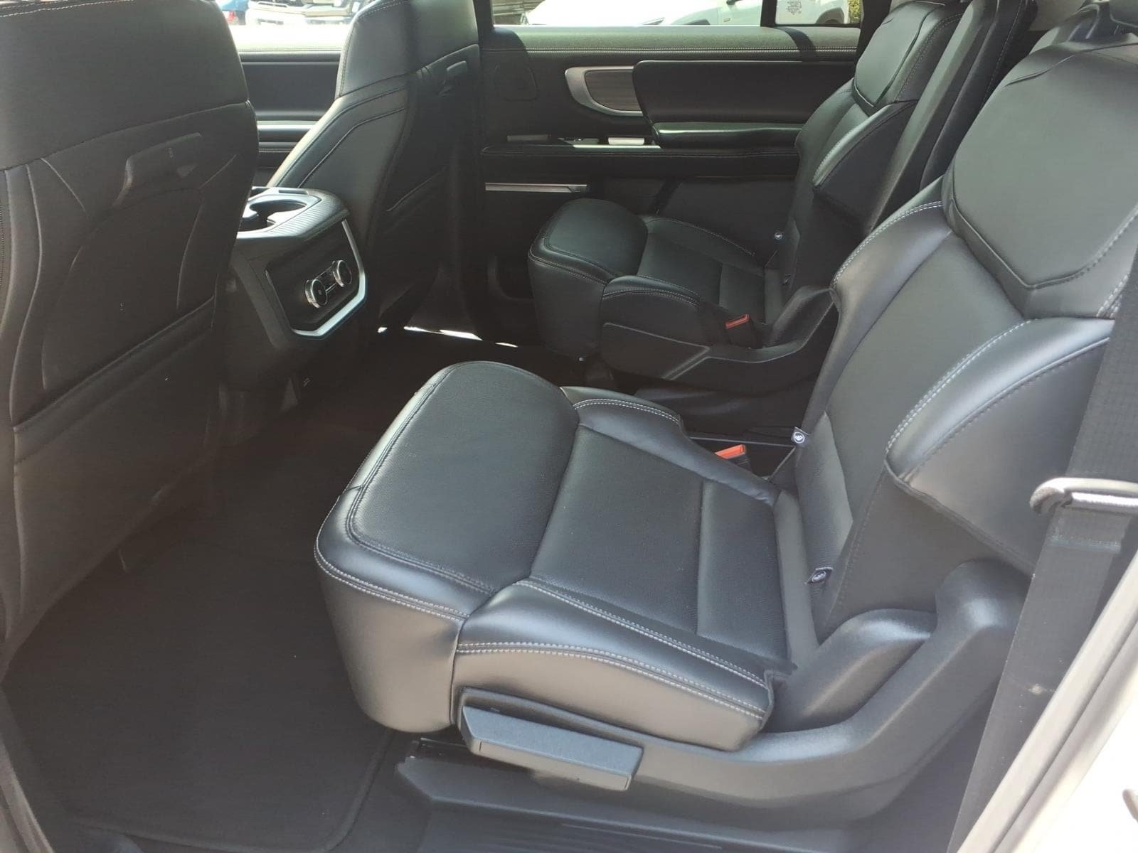 Certified 2025 Ford Expedition Max Platinum AWD/4WD image 28