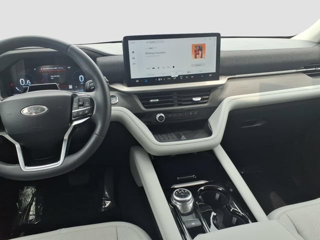 Certified 2025 Ford Explorer Platinum w/ Ultimate Package AWD/4WD image 12