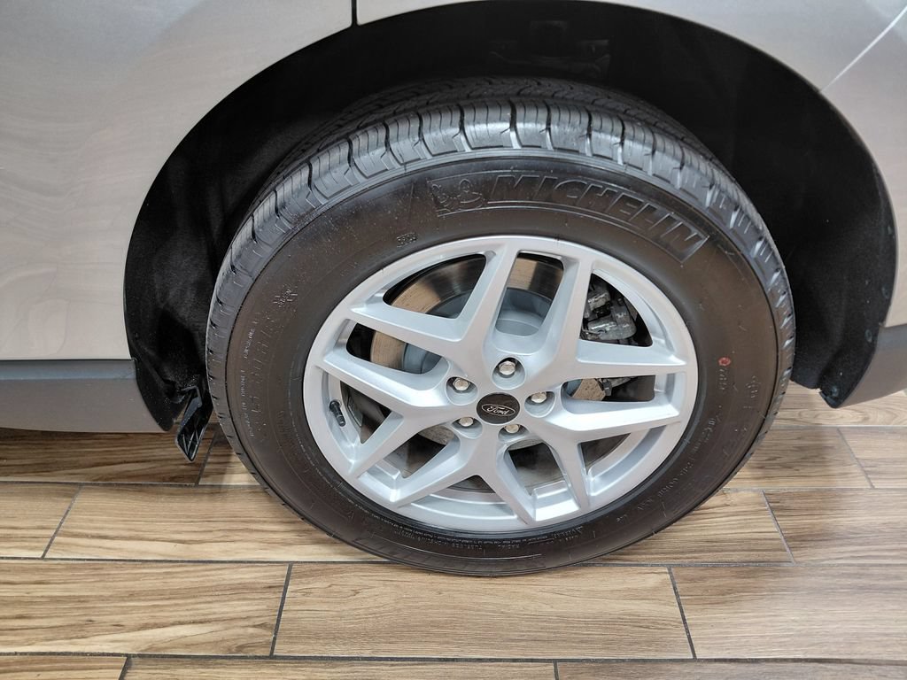 Certified 2024 Ford Edge SEL w/ Convenience Package AWD/4WD image 9