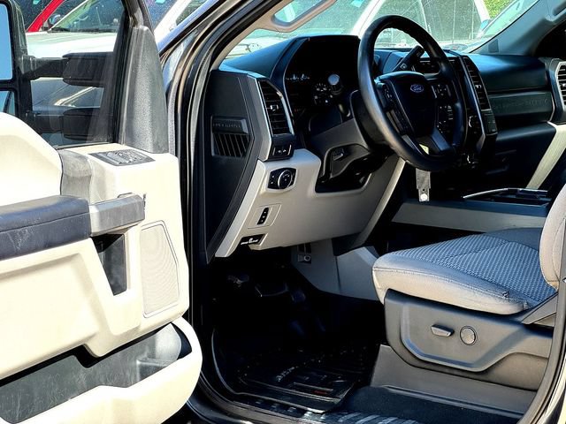Certified 2020 Ford F250 XLT w/ XLT Premium Package AWD/4WD image 9