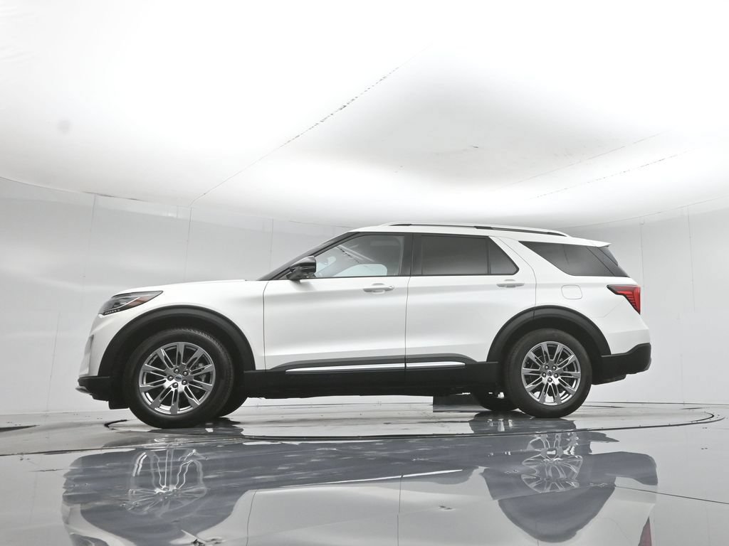 Certified 2025 Ford Explorer Platinum RWD image 57