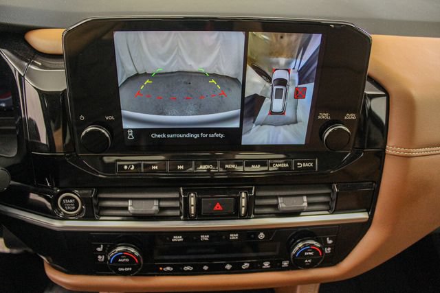 Used 2024 Nissan Pathfinder Platinum w/ Lighting Package (N93) AWD/4WD image 25