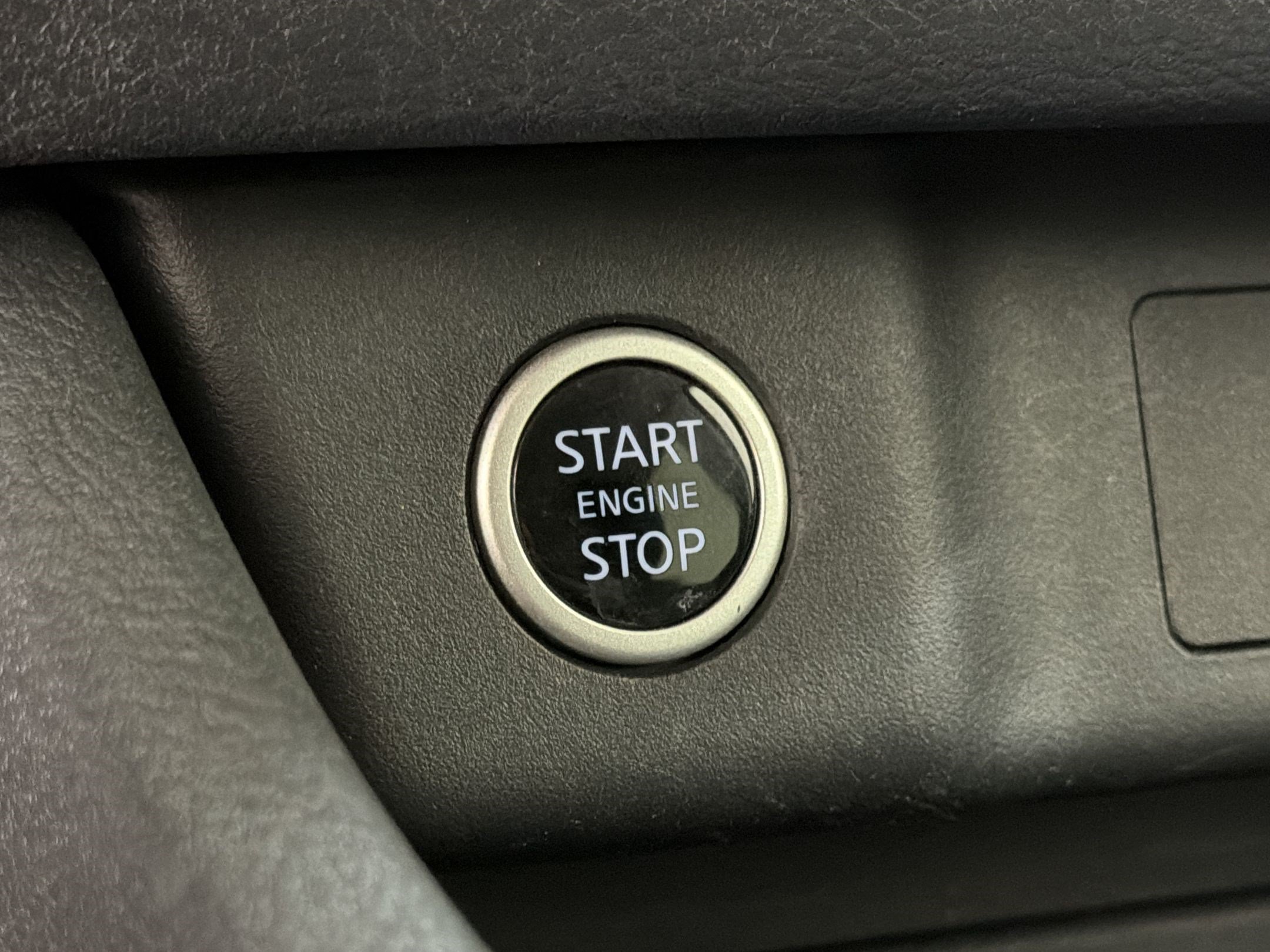 Used 2023 Nissan Rogue SV FWD image 18