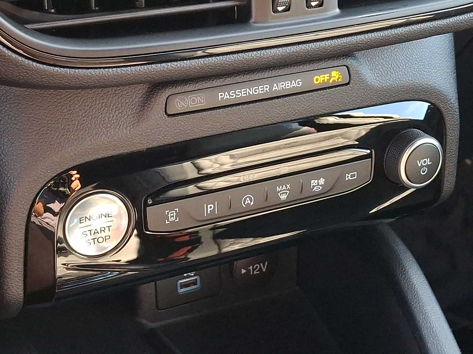 Certified 2023 Ford Escape ST-Line Elite w/ Premium Technology Package AWD/4WD image 15