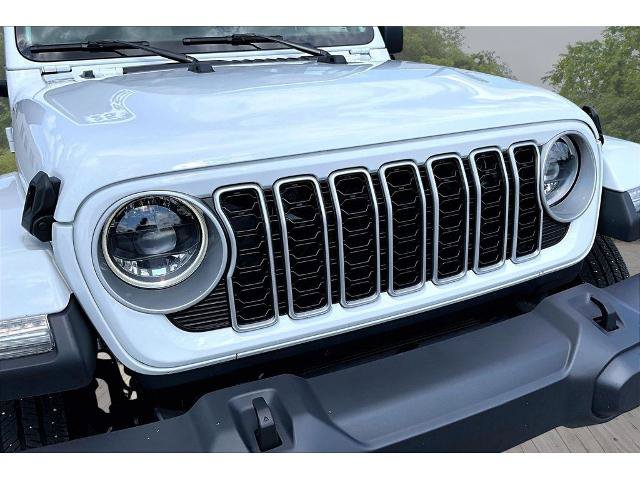 Used 2025 Jeep Wrangler Unlimited Sahara AWD/4WD image 26