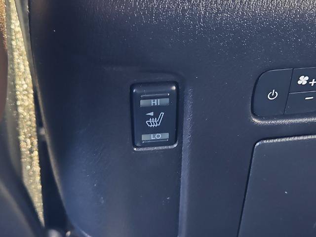 Used 2024 Nissan Armada Platinum w/ Captain's Chairs Package AWD/4WD image 17