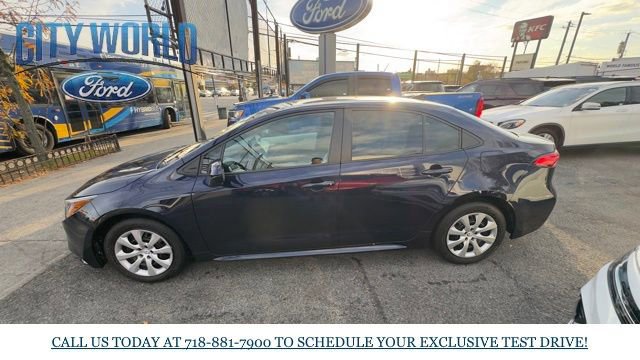 Used 2025 Toyota Corolla LE w/ Convenience Package image 5