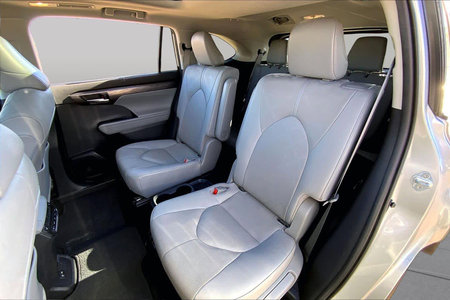 Used 2020 Toyota Highlander Platinum AWD/4WD image 34