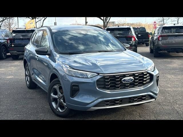 Certified 2024 Ford Escape ST-Line w/ Tech Pack #1 AWD/4WD image 2