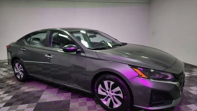 Used 2025 Nissan Altima 2.5 S FWD image 1