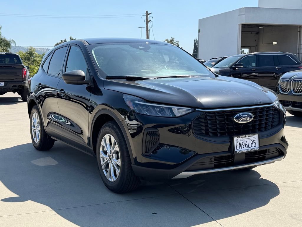 Certified 2025 Ford Escape Active FWD image 4