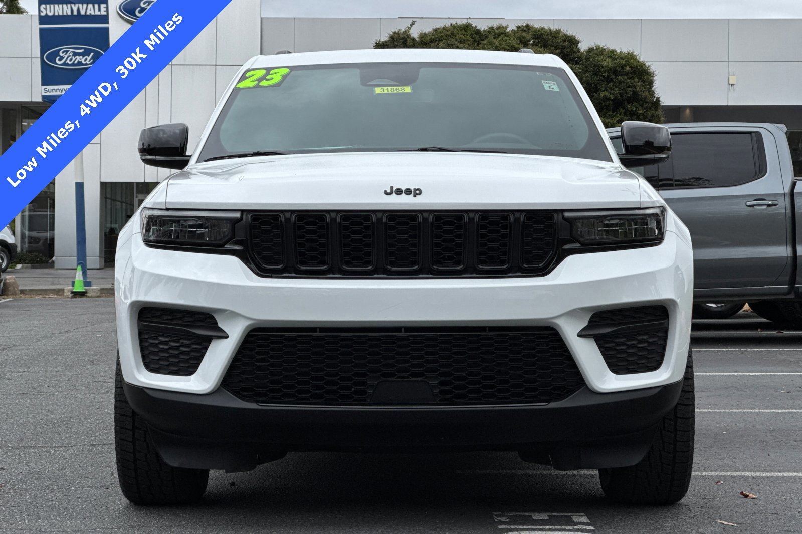 Used 2023 Jeep Grand Cherokee Altitude image 9