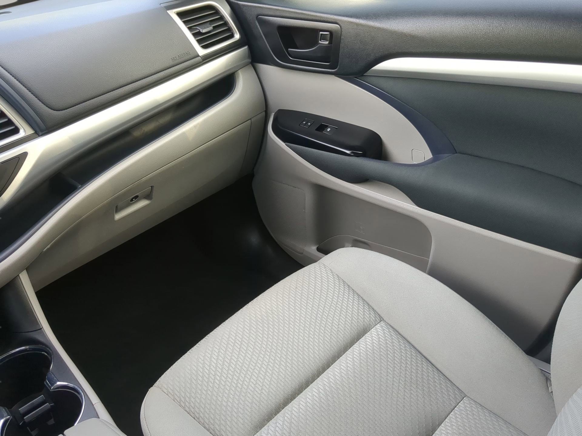 Used 2019 Toyota Highlander LE FWD image 51
