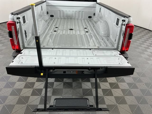 Certified 2025 Ford F450 Lariat w/ FX4 Off-Road Package AWD/4WD image 8