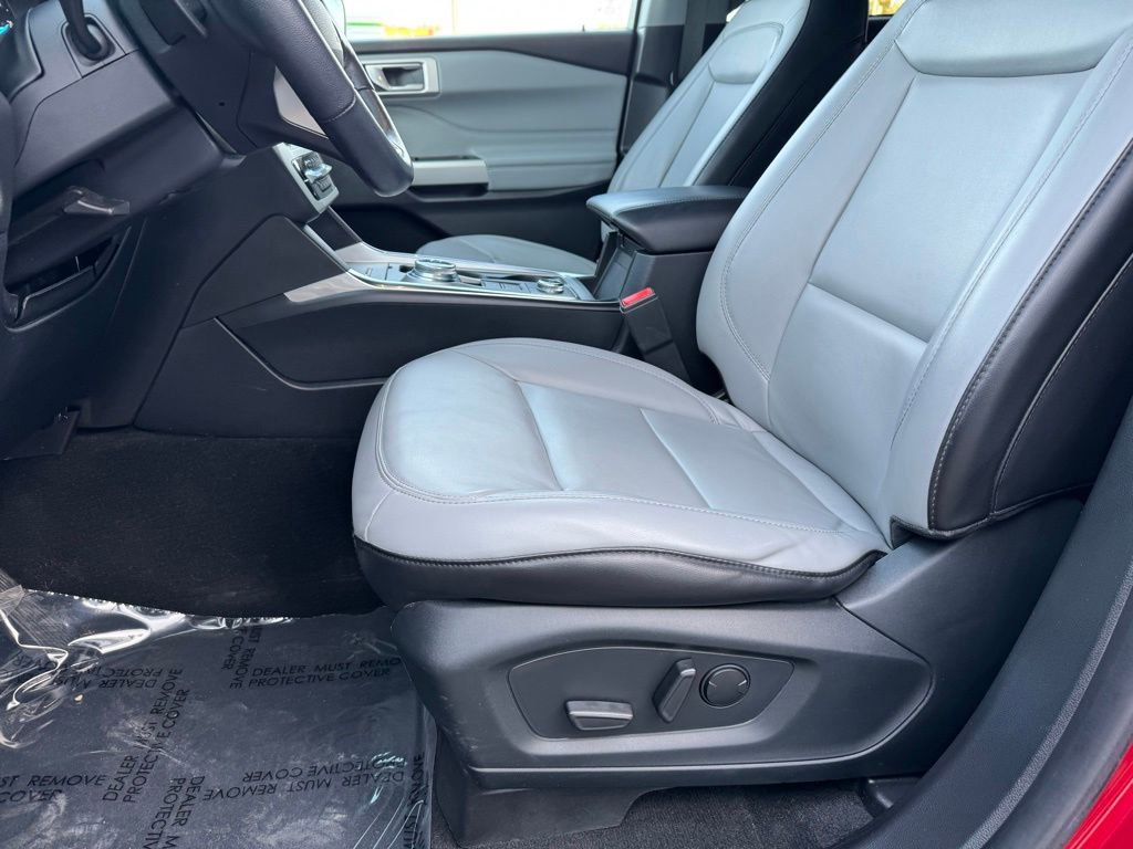 Certified 2021 Ford Explorer XLT w/ Equipment Group 202A AWD/4WD image 8