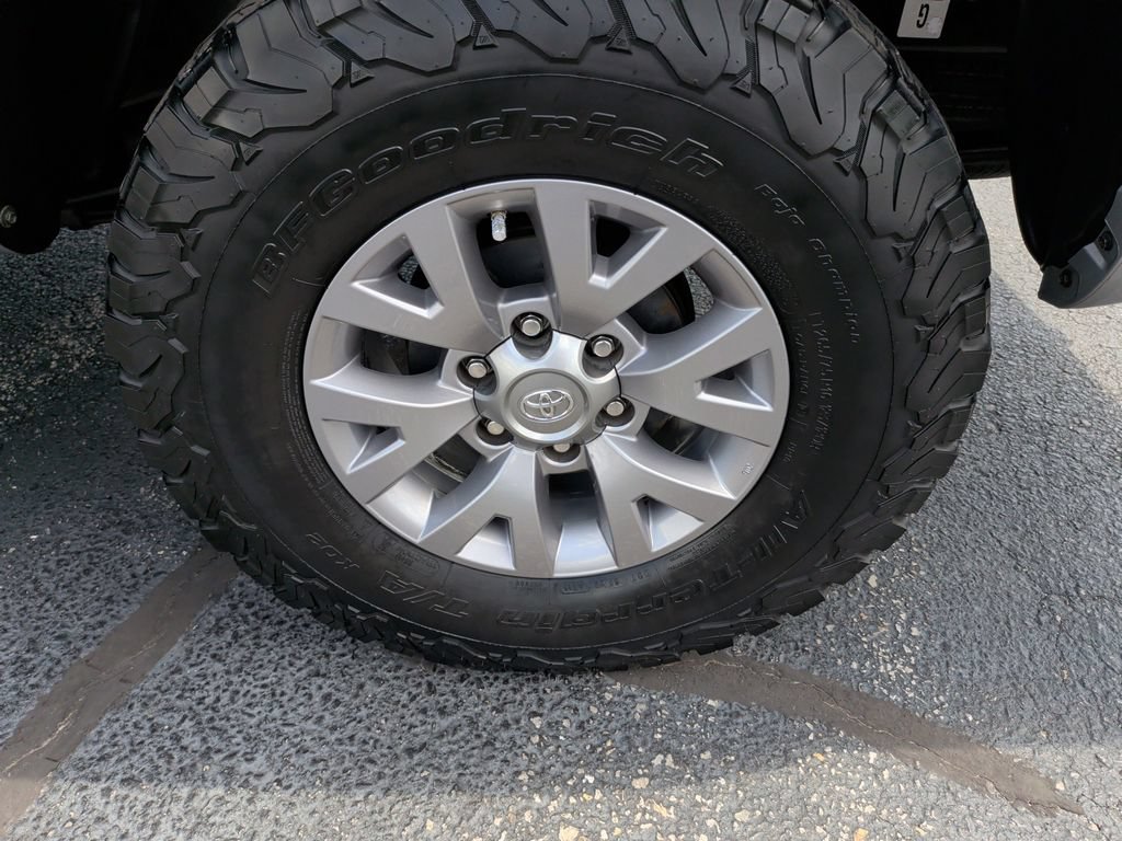 Used 2019 Toyota Tacoma SR5 AWD/4WD image 19