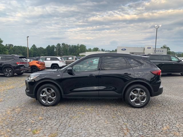 Certified 2025 Ford Escape ST-Line Select AWD/4WD image 5