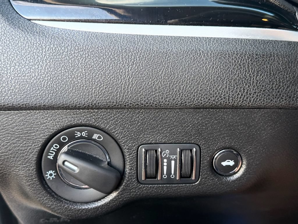 Used 2023 Chrysler 300 Touring w/ Safetytec Plus Group RWD image 25