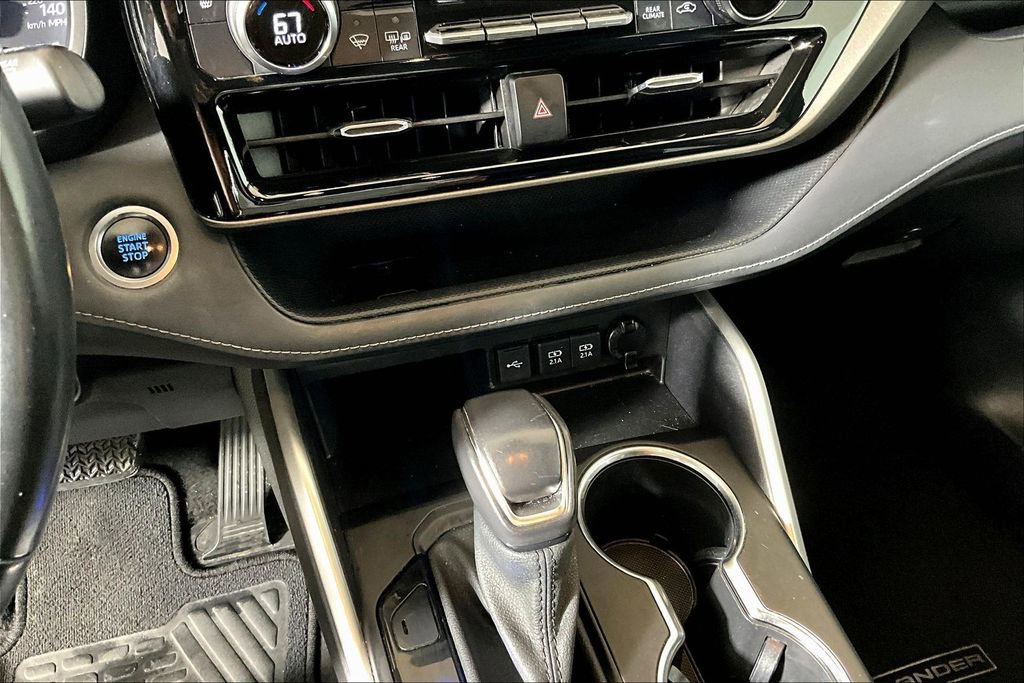 Used 2021 Toyota Highlander XLE AWD/4WD image 20