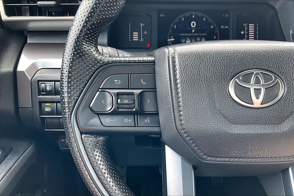 Used 2025 Toyota Tacoma SR5 AWD/4WD image 19