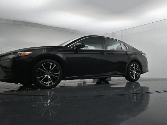 Used 2020 Toyota Camry SE FWD image 41