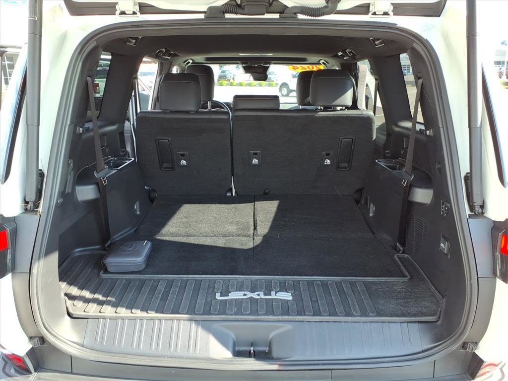 Used 2024 Lexus GX 550 w/ Accessory Package (2T) AWD/4WD image 7