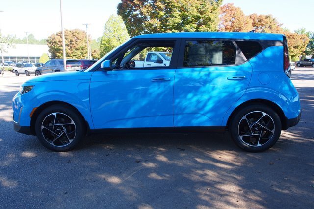 Used 2025 Kia Soul EX FWD image 4