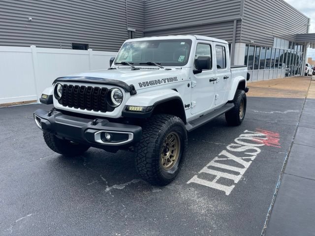 Used 2025 Jeep Gladiator Sport AWD/4WD image 1