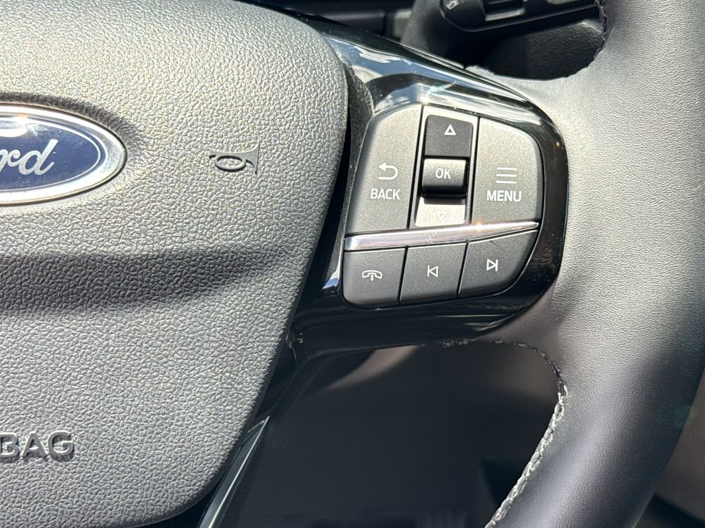 Certified 2024 Ford Escape Platinum w/ Class II Trailer Tow Package AWD/4WD image 17