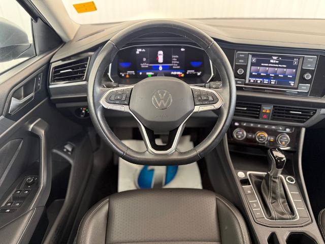 Used 2024 Volkswagen Jetta SE FWD image 12