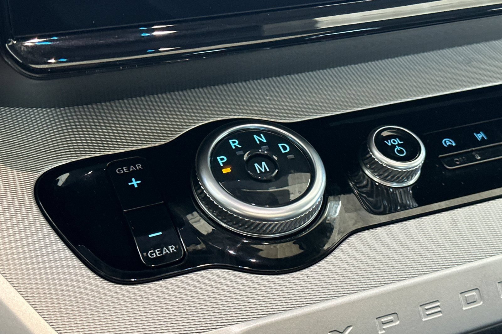 Certified 2026 Ford Expedition Active AWD/4WD image 24