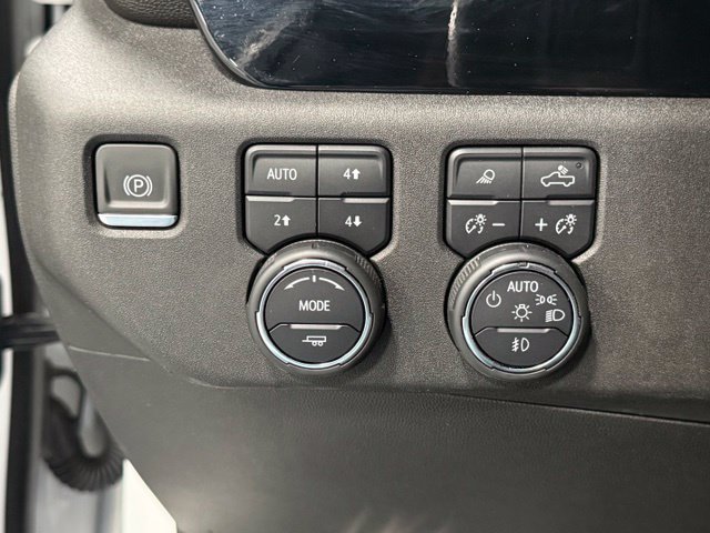 Used 2024 Chevrolet Silverado 2500 LTZ AWD/4WD image 11
