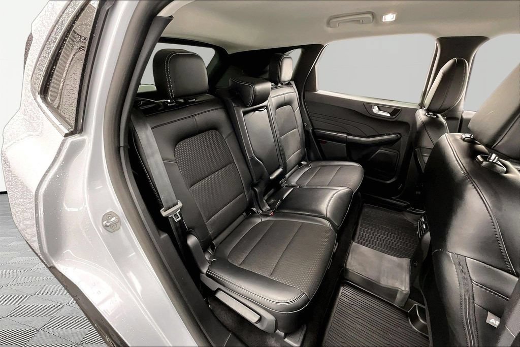 Certified 2025 Ford Escape SE FWD image 27