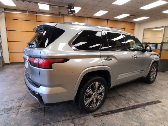 Used 2023 Toyota Sequoia Capstone AWD/4WD image 7