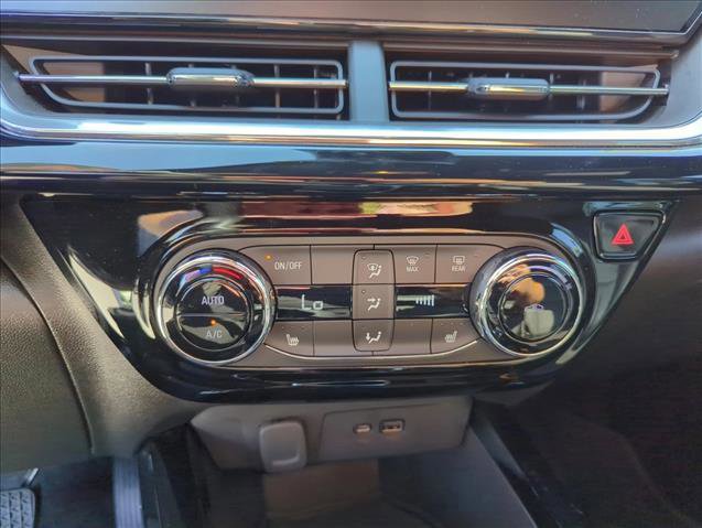 Used 2025 Chevrolet Trax RS image 12