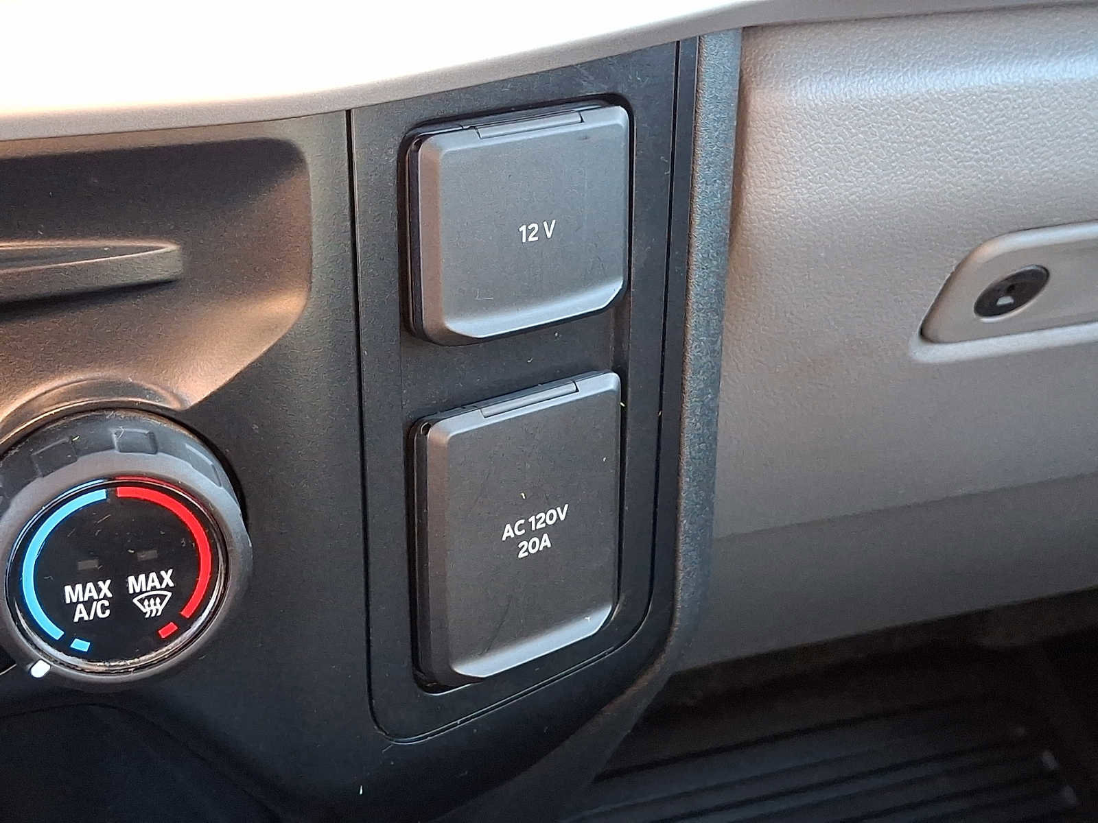 Certified 2023 Ford F250 XL w/ Snow Plow Prep Package image 25