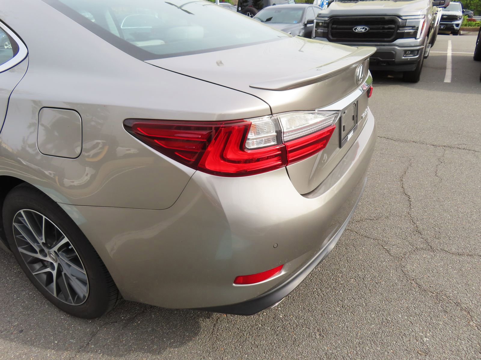 Used 2017 Lexus ES 350 w/ Luxury Package FWD image 11