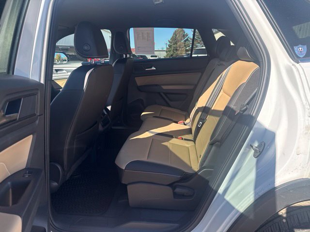 Used 2023 Volkswagen Atlas Cross Sport SE AWD/4WD image 4