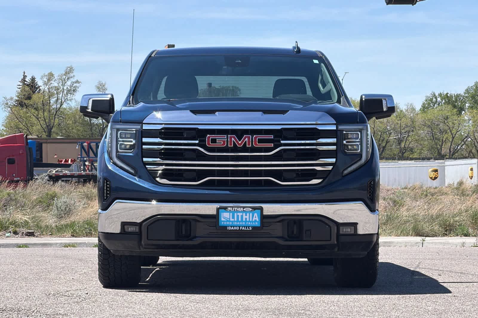 Used 2023 GMC Sierra 1500 SLT w/ SLT Premium Package AWD/4WD image 10