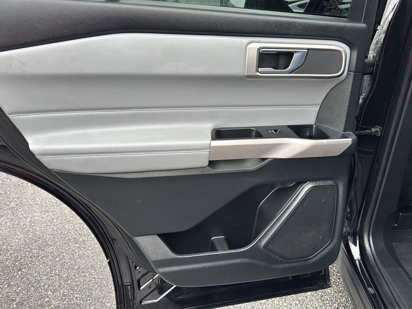 Certified 2024 Ford Explorer XLT w/ Equipment Group 202A image 15