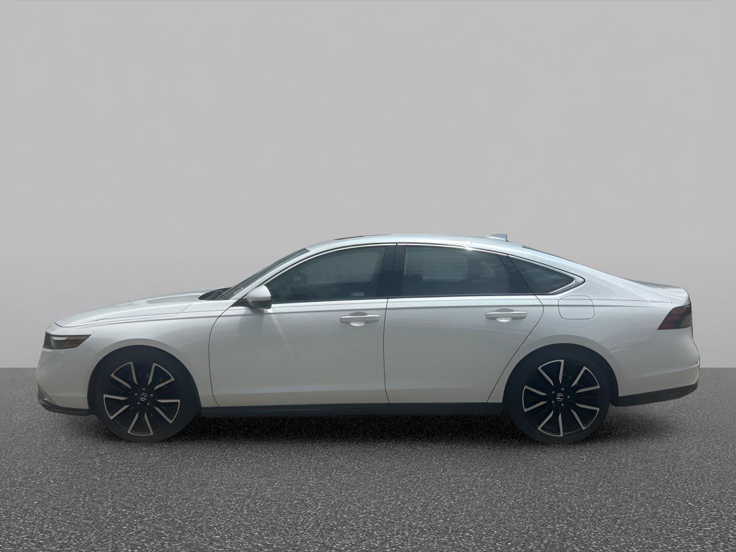 Used 2025 Honda Accord Touring image 3