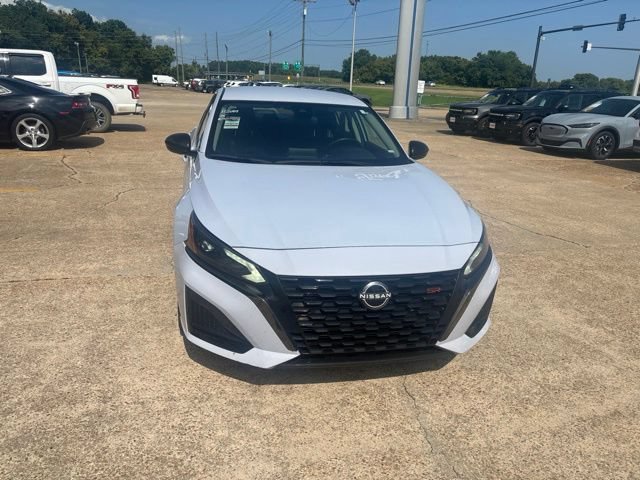 Used 2025 Nissan Altima 2.5 SR FWD image 4