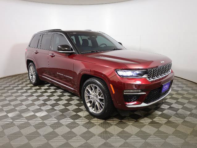 Used 2025 Jeep Grand Cherokee Summit AWD/4WD image 4