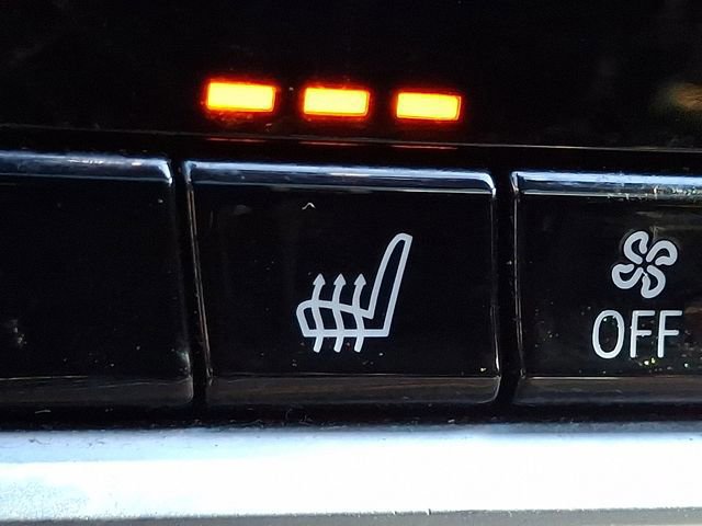 Used 2021 BMW 530i xDrive w/ Premium Package image 27