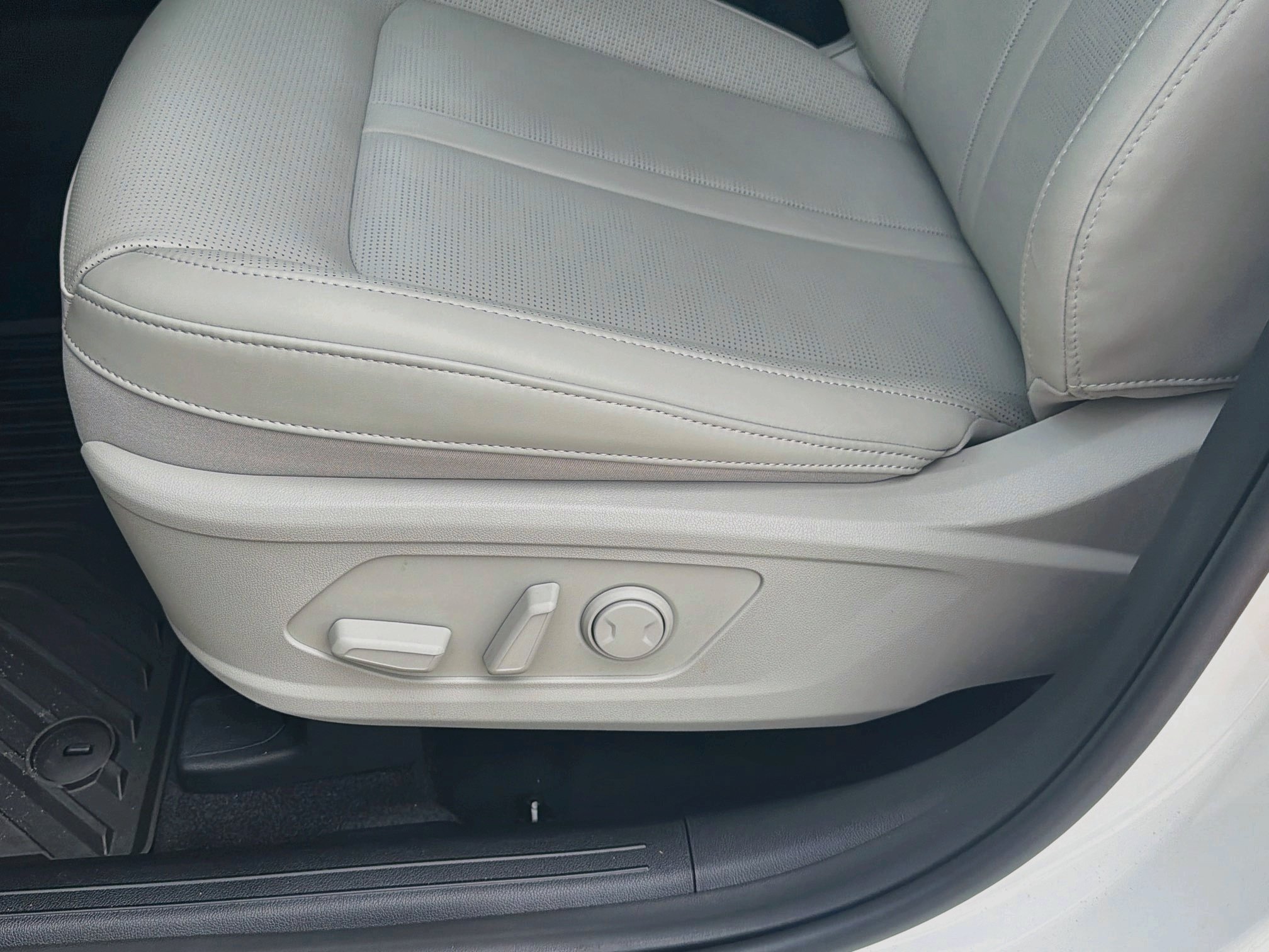 Used 2025 Kia Sorento EX w/ EX Panoramic Sunroof Package FWD image 21