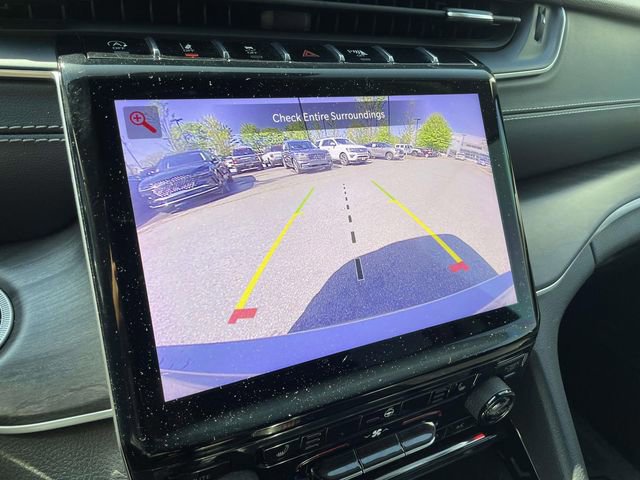 Used 2022 Jeep Grand Cherokee L Limited AWD/4WD image 29