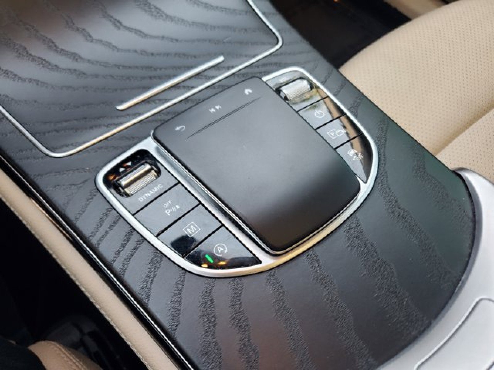 Used 2021 Mercedes-Benz GLC 300 image 25