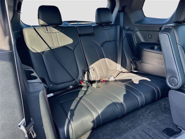 Used 2025 Honda Pilot TrailSport image 29