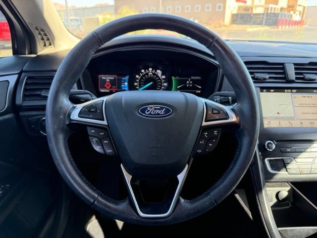 Certified 2018 Ford Fusion SE w/ Equipment Group 201A FWD image 17